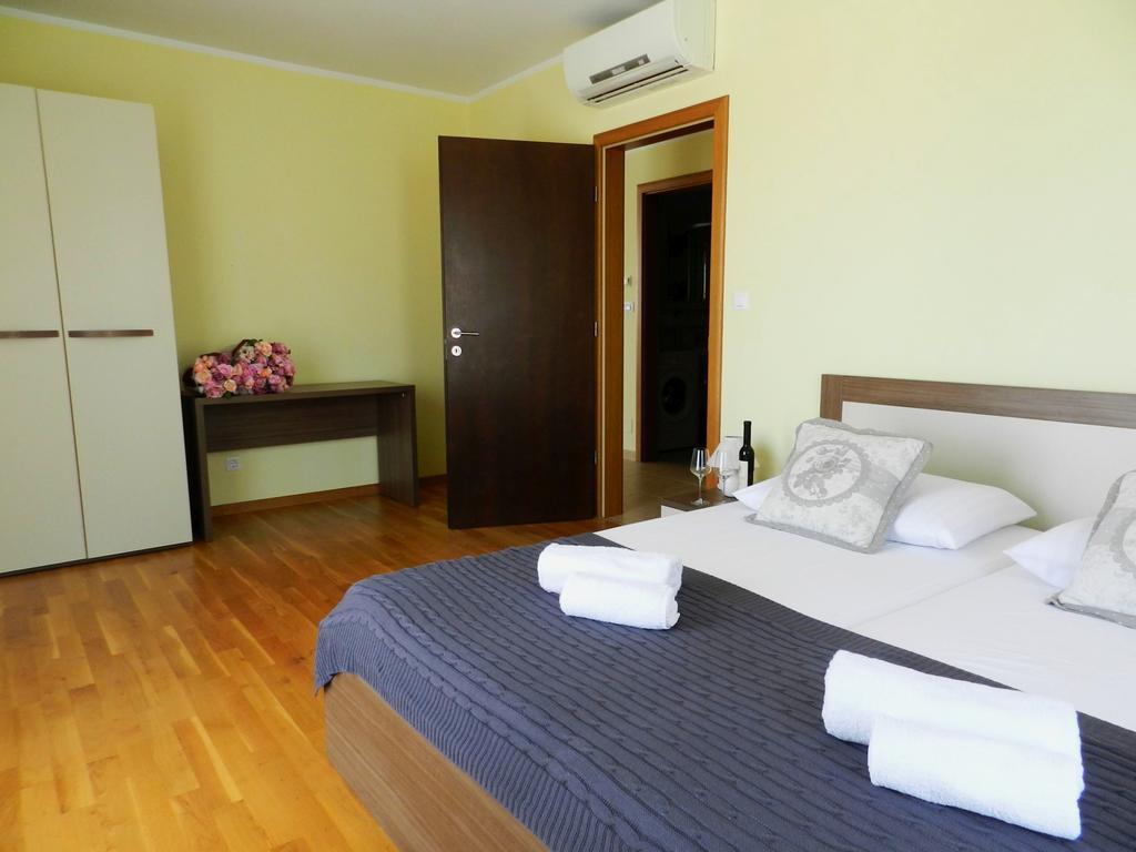 Smaragdna Villa Yourcroatiaholiday Premantura Exterior photo