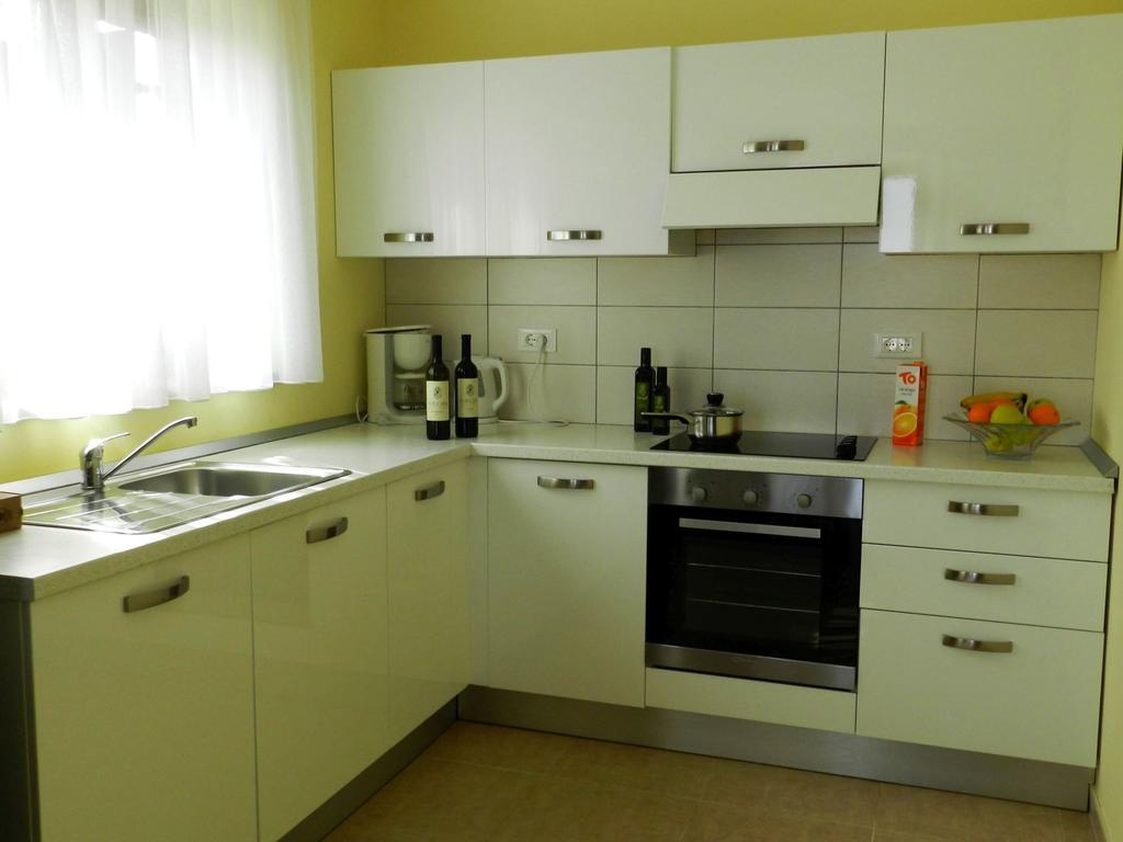 Smaragdna Villa Yourcroatiaholiday Premantura Exterior photo